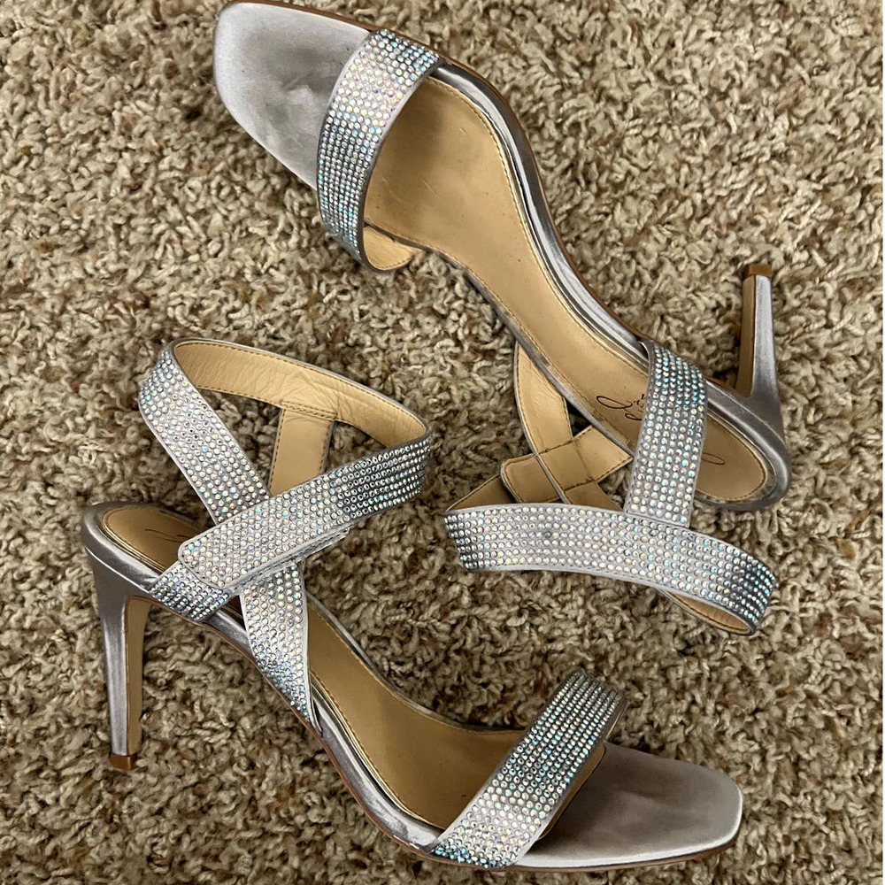 Jewel Badgley Mischka Silver Dress Shoes- Size 7.5